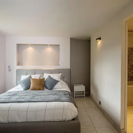 بيت للعطل Les Trois Maisons A *