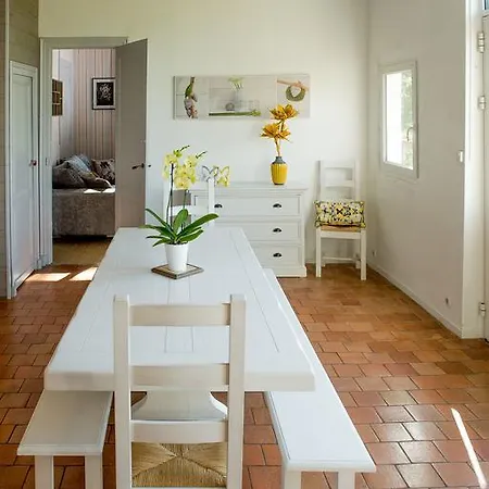 Les Trois Maisons A بيت للعطل سوموور